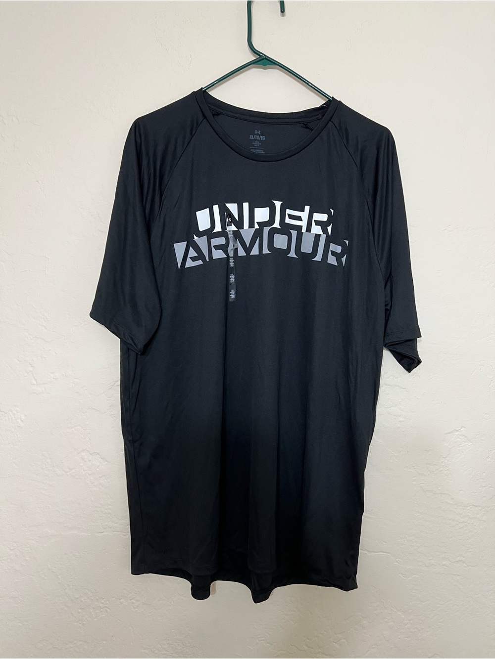 NWT Bundle Under Armour Black and Grey Logo Performance Tee